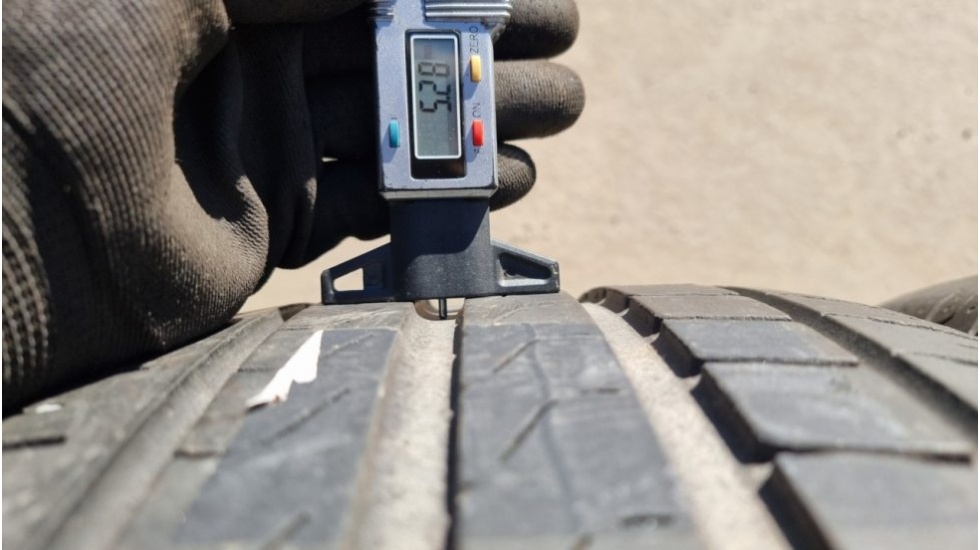 Letní pneu 245/40/19 Pirelli - 4