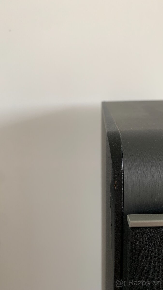 jeden JBL ES90 Black jako středový - 4