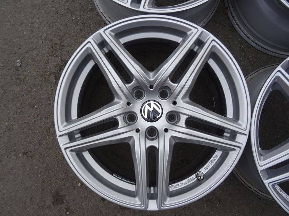 Alu disky Borbet na VW, Škoda 17", 5x112, ET 36, šíře 7,5J - 4