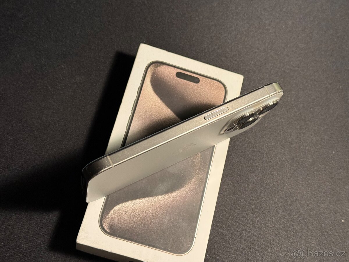 Apple iPhone 15 PRO - 4