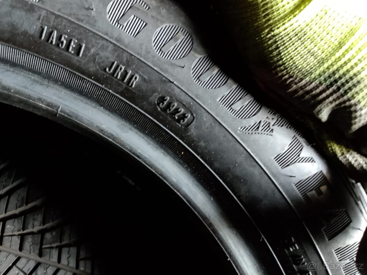 205/55/17 95v Goodyear - celoroční pneu 2ks - 4