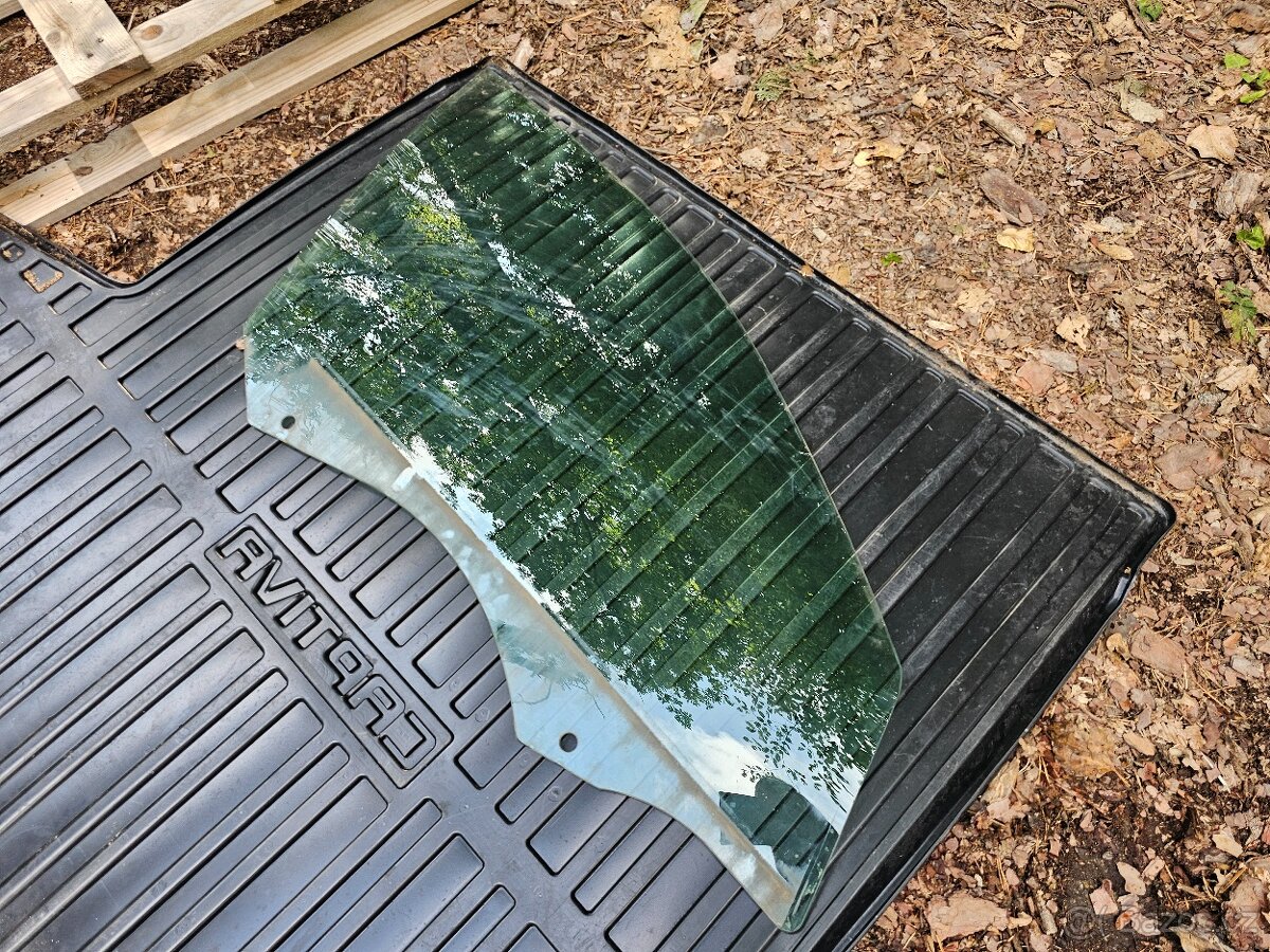 P.P. sklo dveří - Škoda Octavia 3 - 4