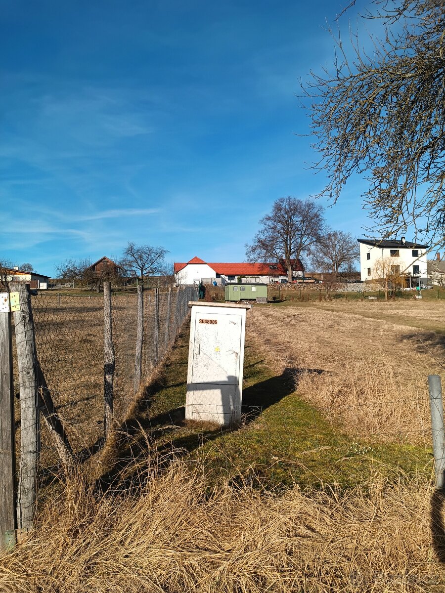 Pozemek Kamenný Újezd - 4