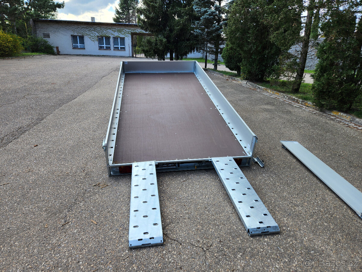 Sklopka s bočnicemi 452 x 205cm, 2700/690kg, nájezdy