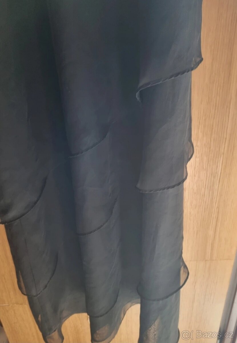 Plesové černé šaty. - 4