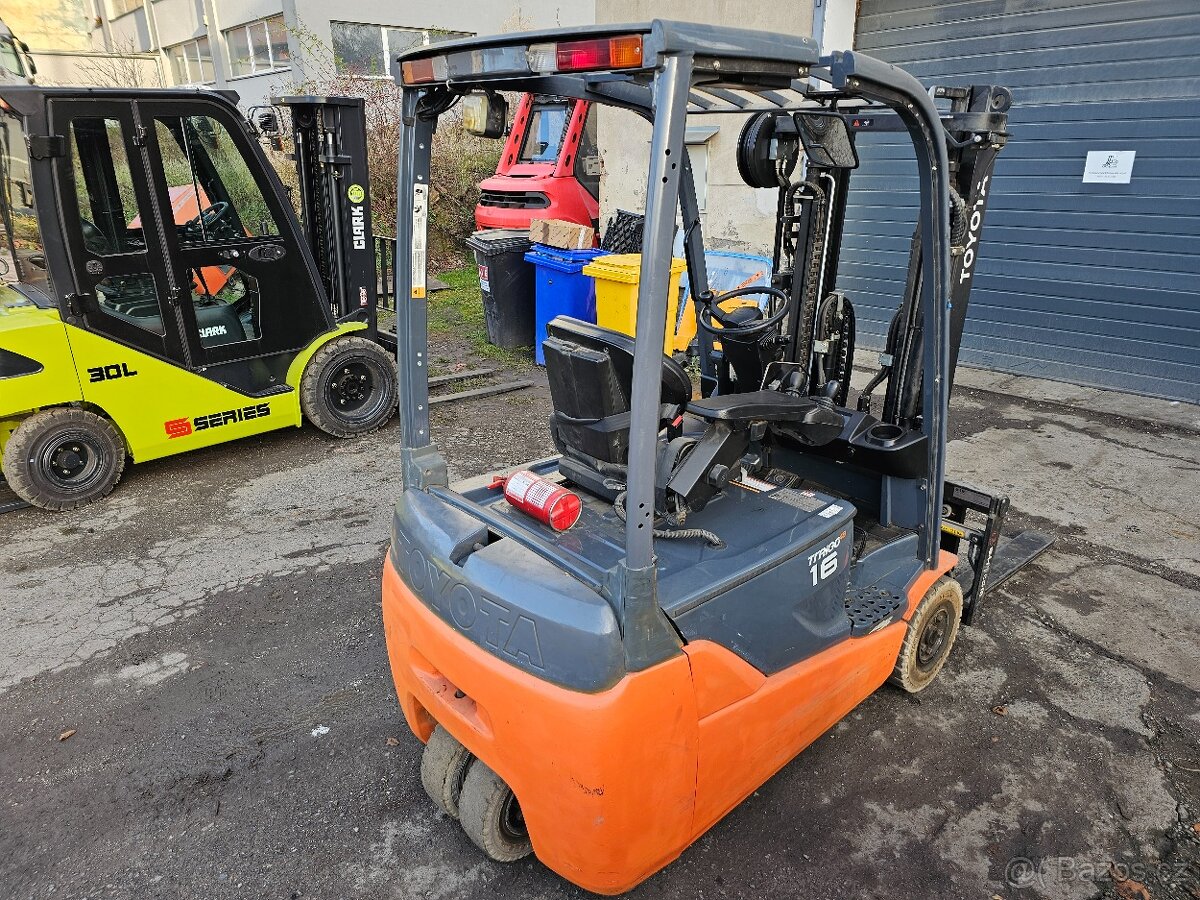 Manipulační vozík VZV Toyota 1.5t Aku - 4