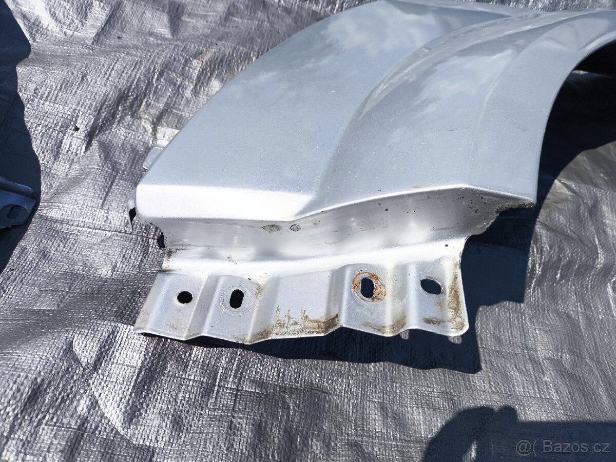 Levy predni blatnik Audi TT, 8n, stribrna, Top stav - 4