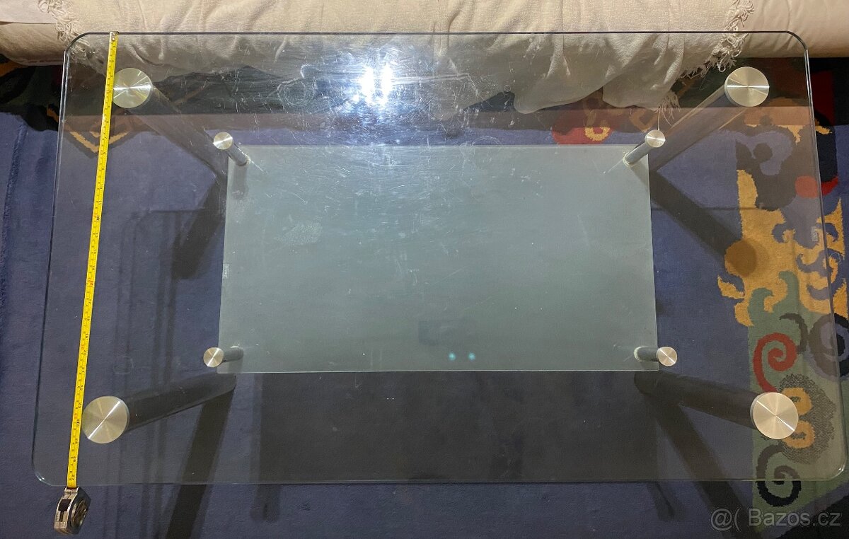 Skleněný jídelní stůl - 4