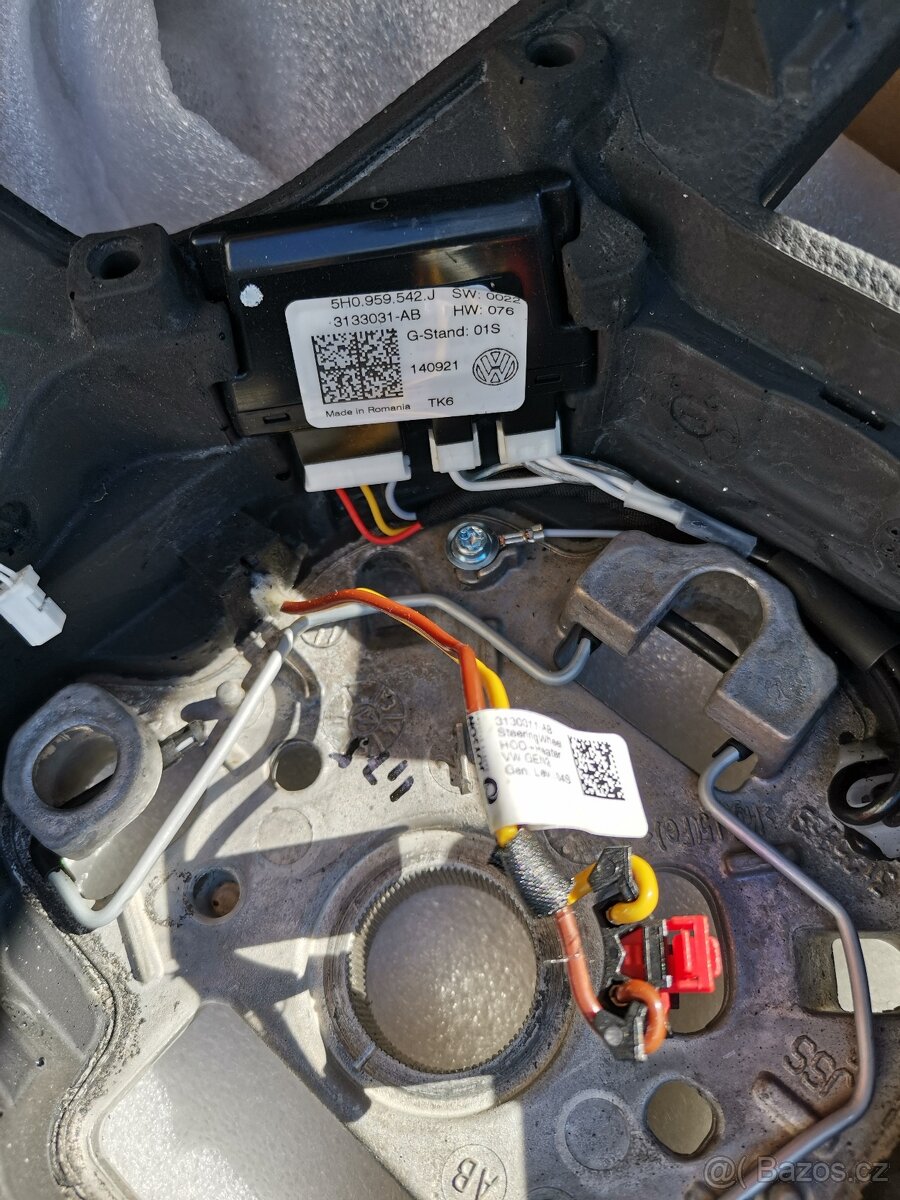 Prodám multifunkční volant Volkswagen 5H0 419 093 B YPG - 4