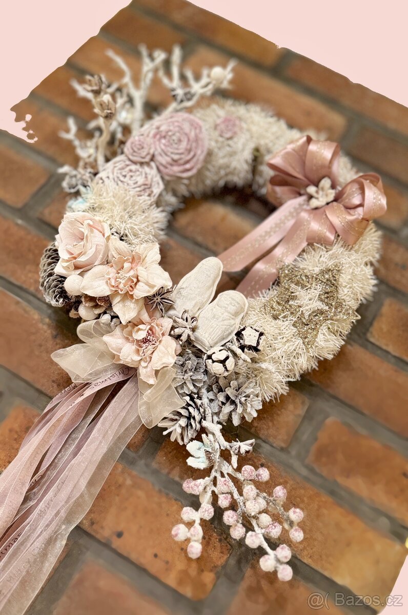 Luxusní Vánoční věnec Zimní Růže v pudrových tónech - 4
