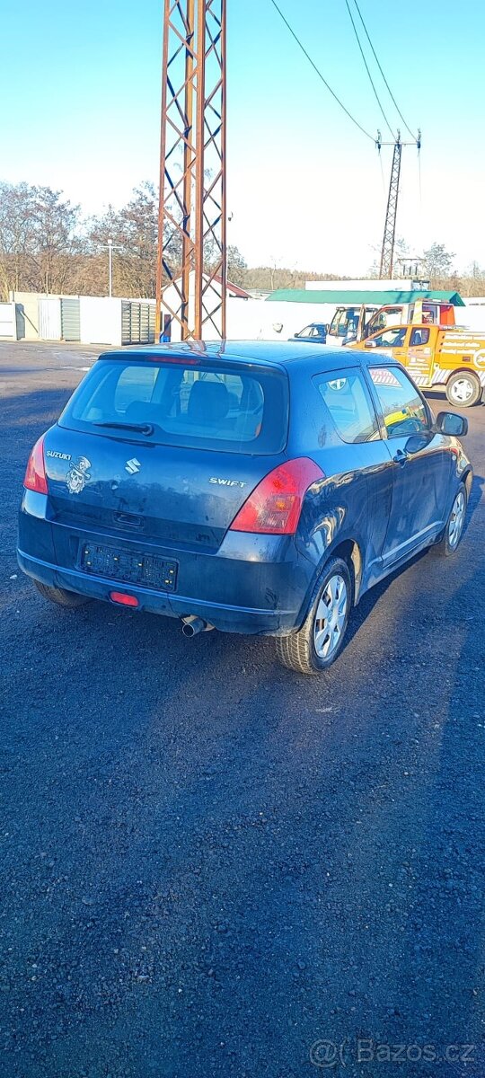 Suzuki Swift 1.3 - 4