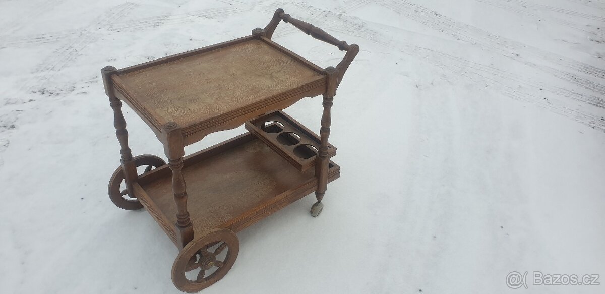Pojizdny stolek na alkoho - 4