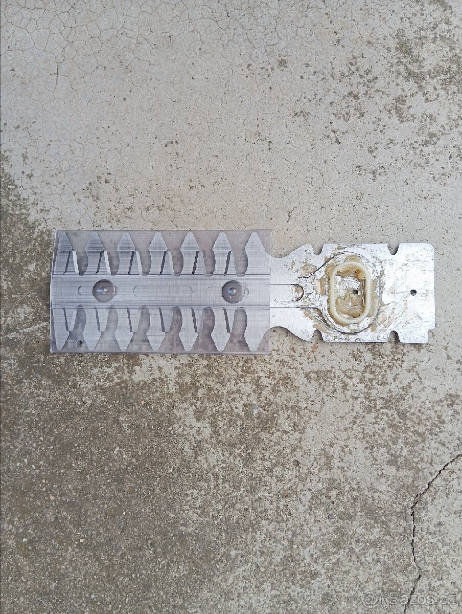 Prodám bateriové nůžky Zn.BOSCH - 4