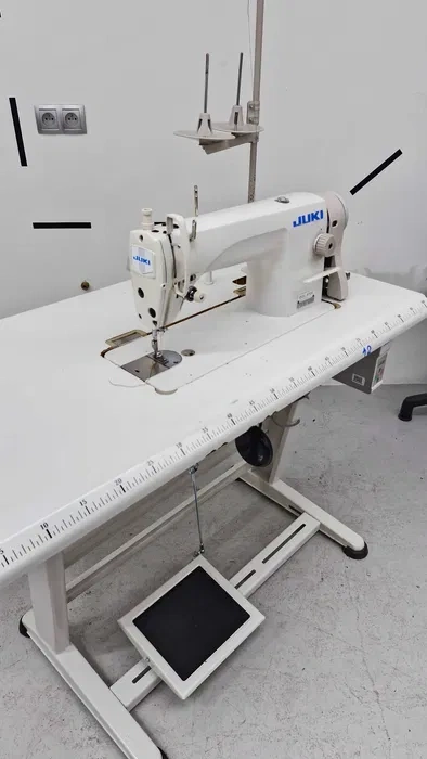 Průmyslový šicí stroj Juki DDL 8700 - 4
