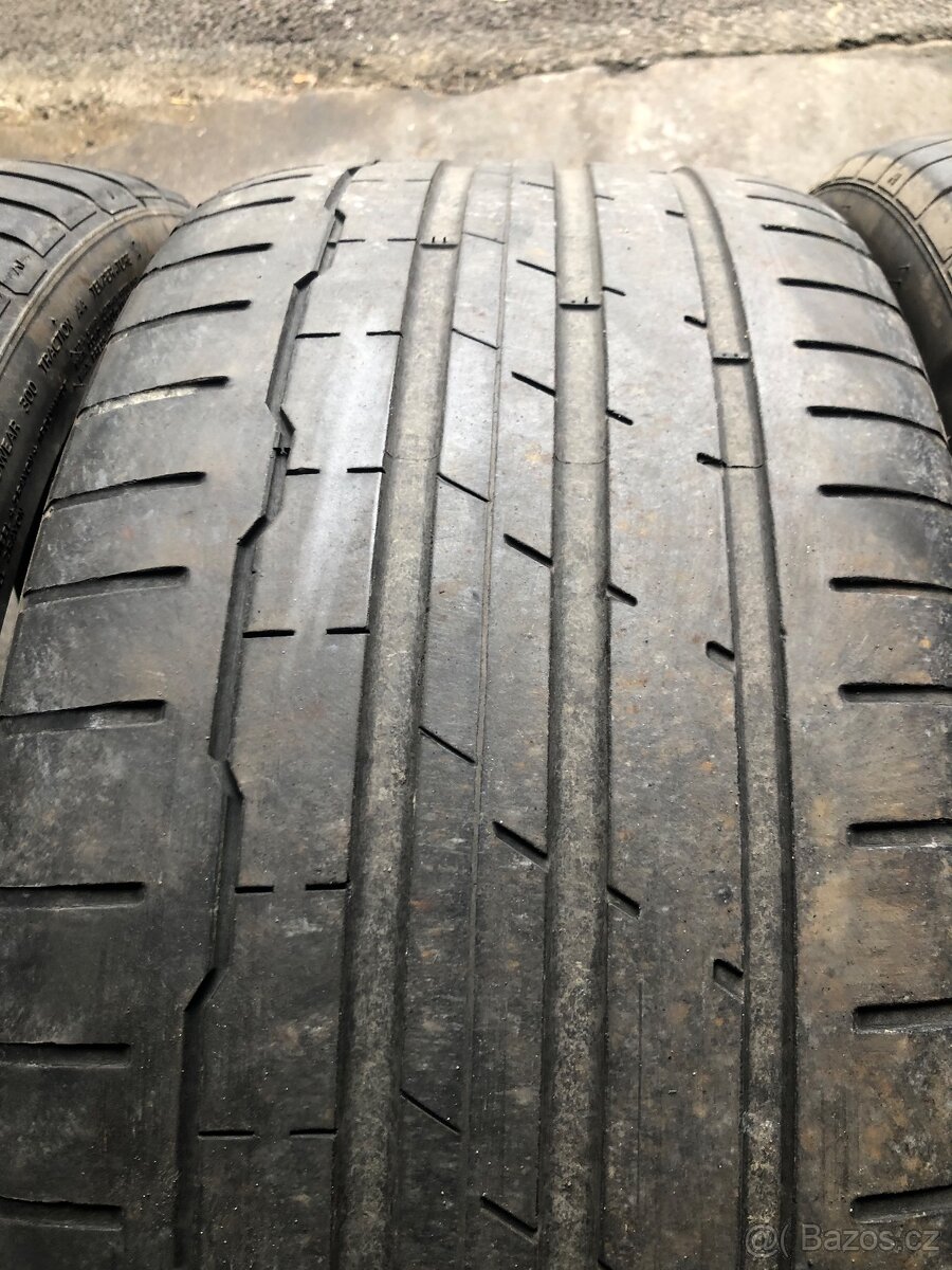 255/35/21 prodám sadu letních pneu - 4