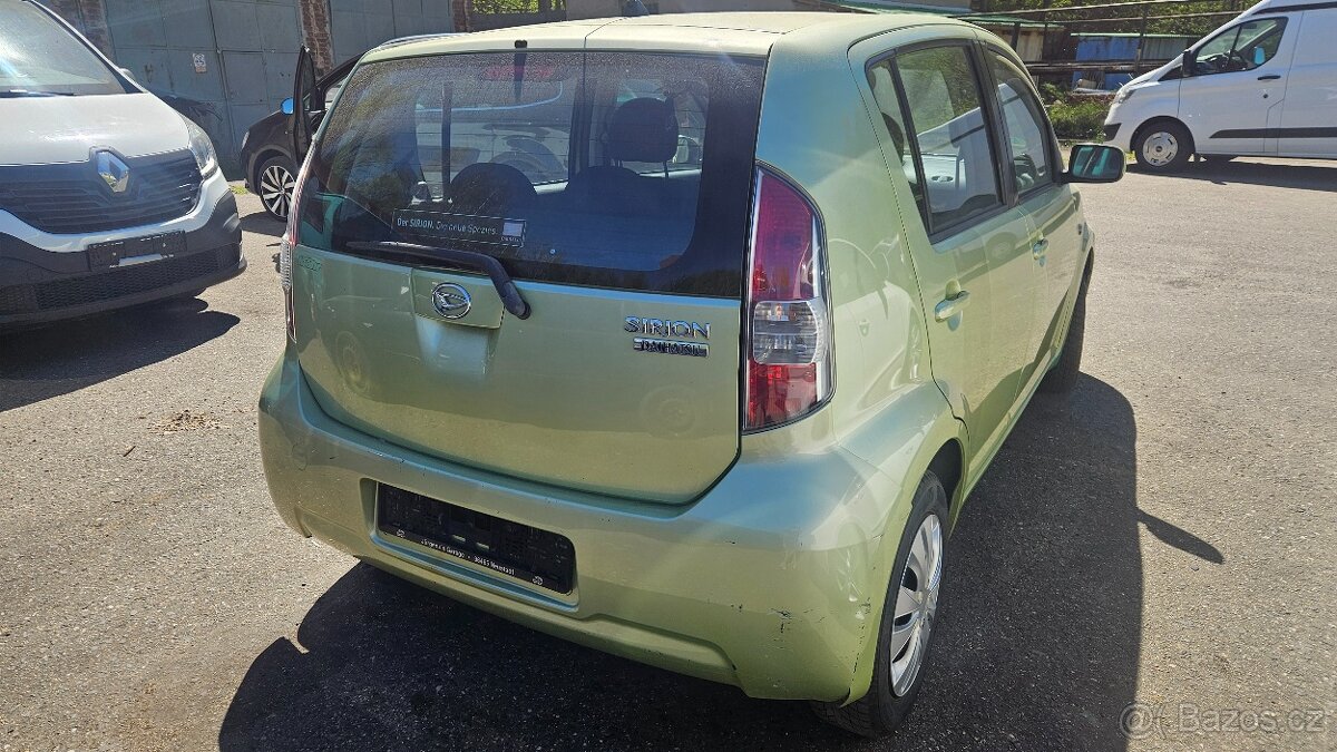 Daihatsu Sirion 1.0 - 4