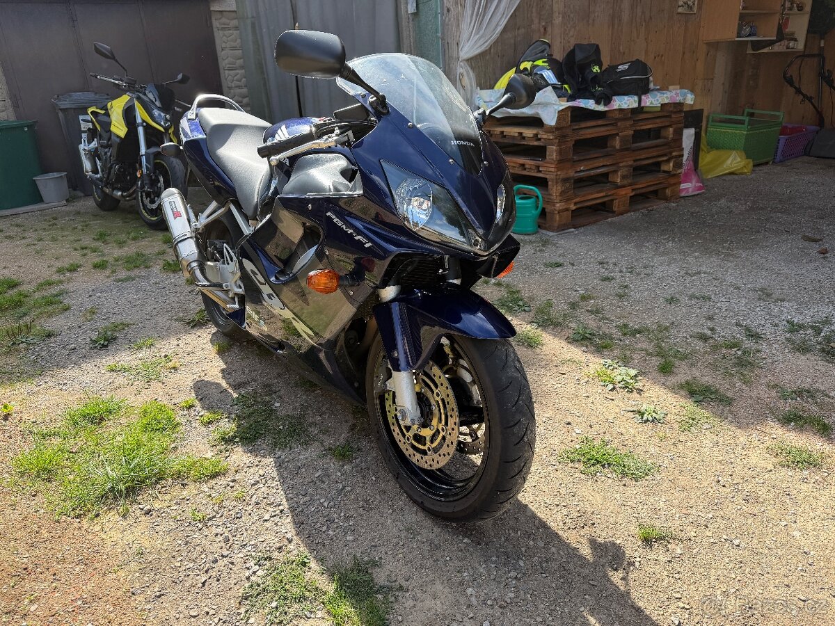 Honda cbr 600f - 4