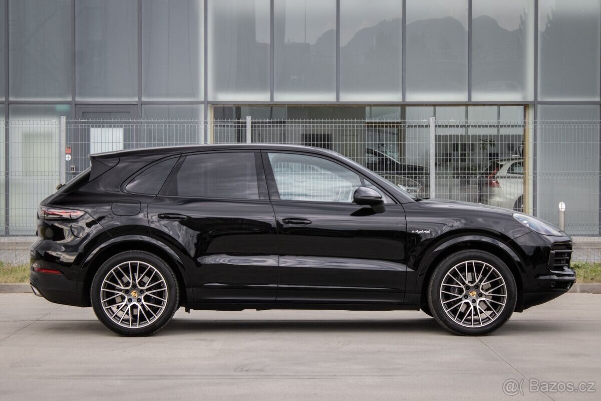 Porsche Cayenne E-Hybrid 4x4 A/T, 250kW, A8 - 4