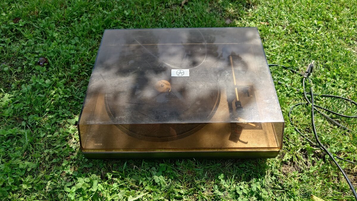 Gramofon tesla NC300 - 4