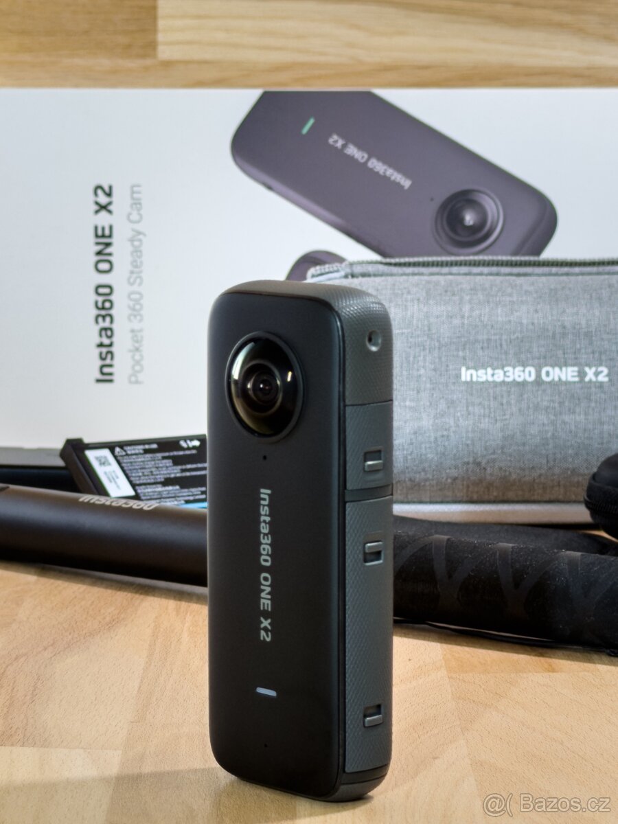 Insta360 ONE X2 + 2× baterie + selfie tyč + příslušenství - 4