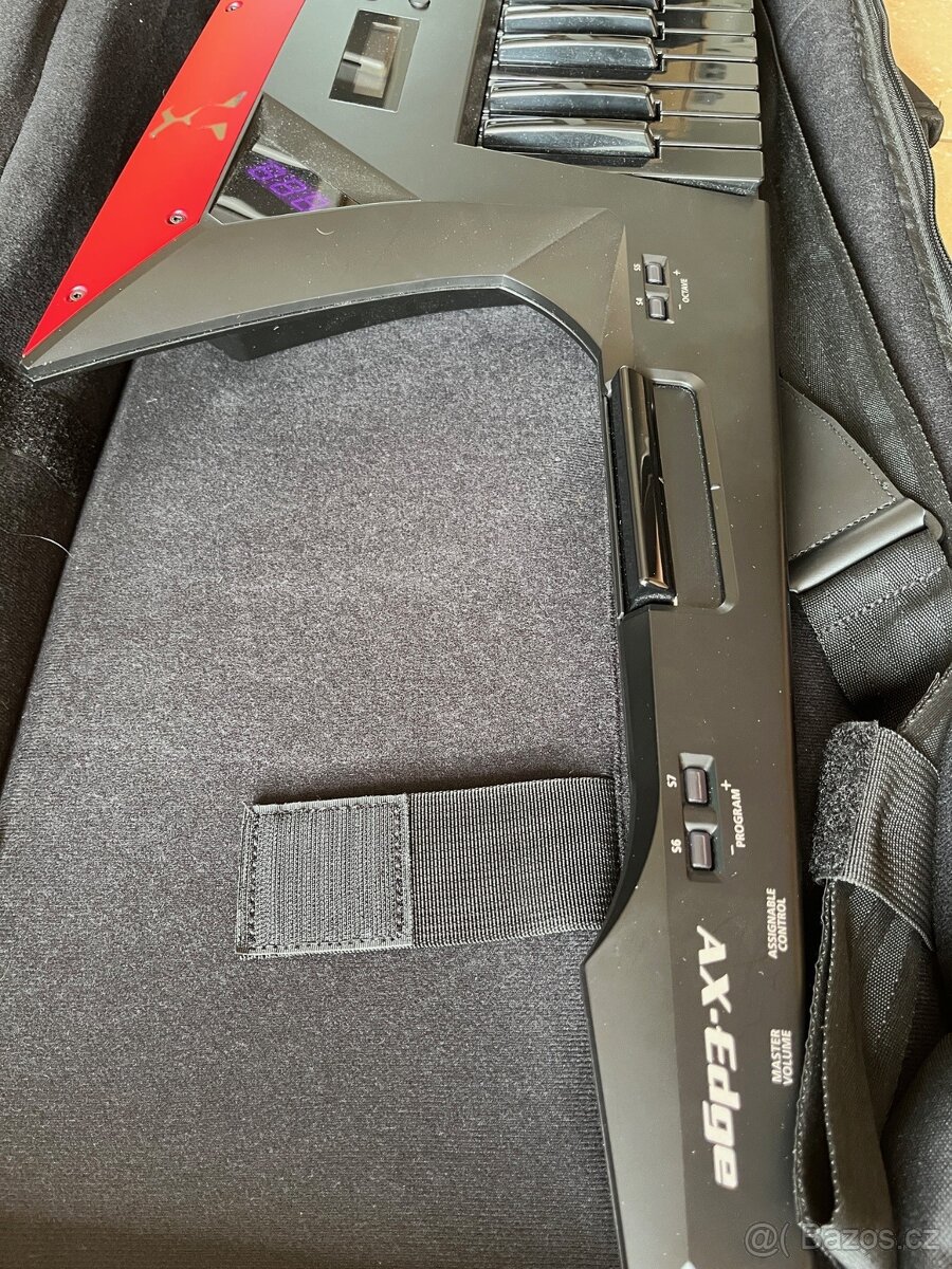 Prodám Roland AX-Edge Keytar black - 4