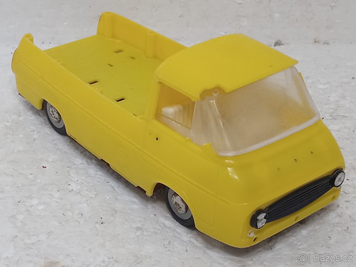 Škoda 1203 KDN Retro hračka auto na ND - 4