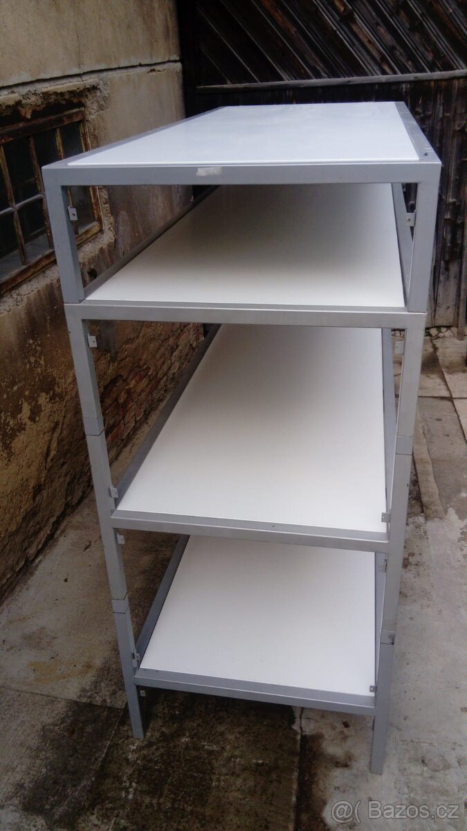 Prodám bytelné ocelové regály vyrobené z jeklu 40x40mm - 4