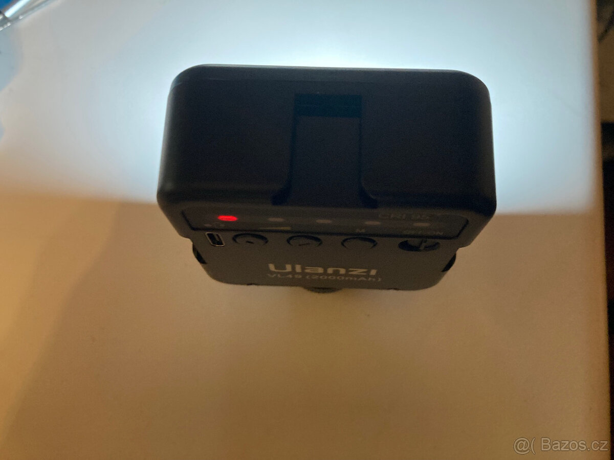 Přídavné osvětlení na kameru, zrcadlovku nebo bezzrcadlovku - 4