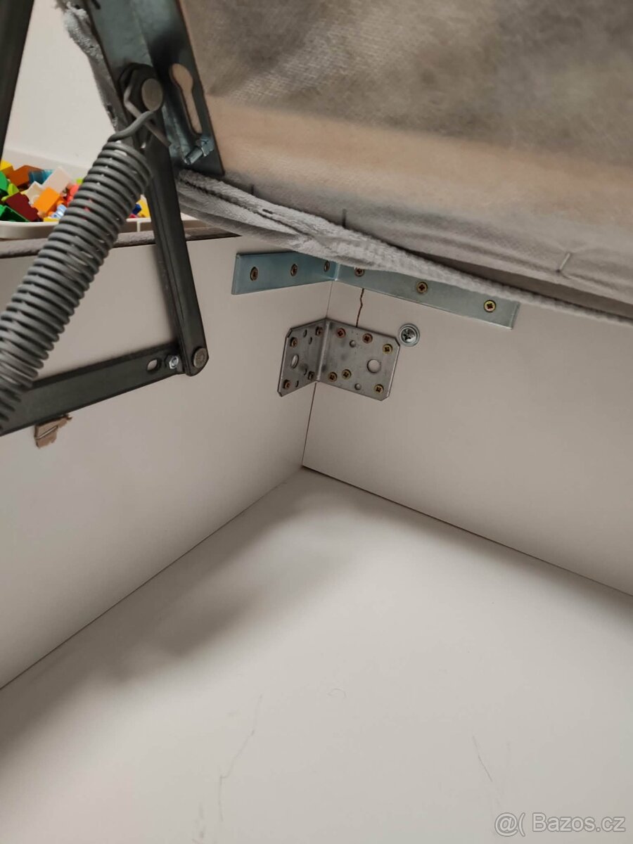 Čalouněná postel s úložným prostorem – pravá - 4