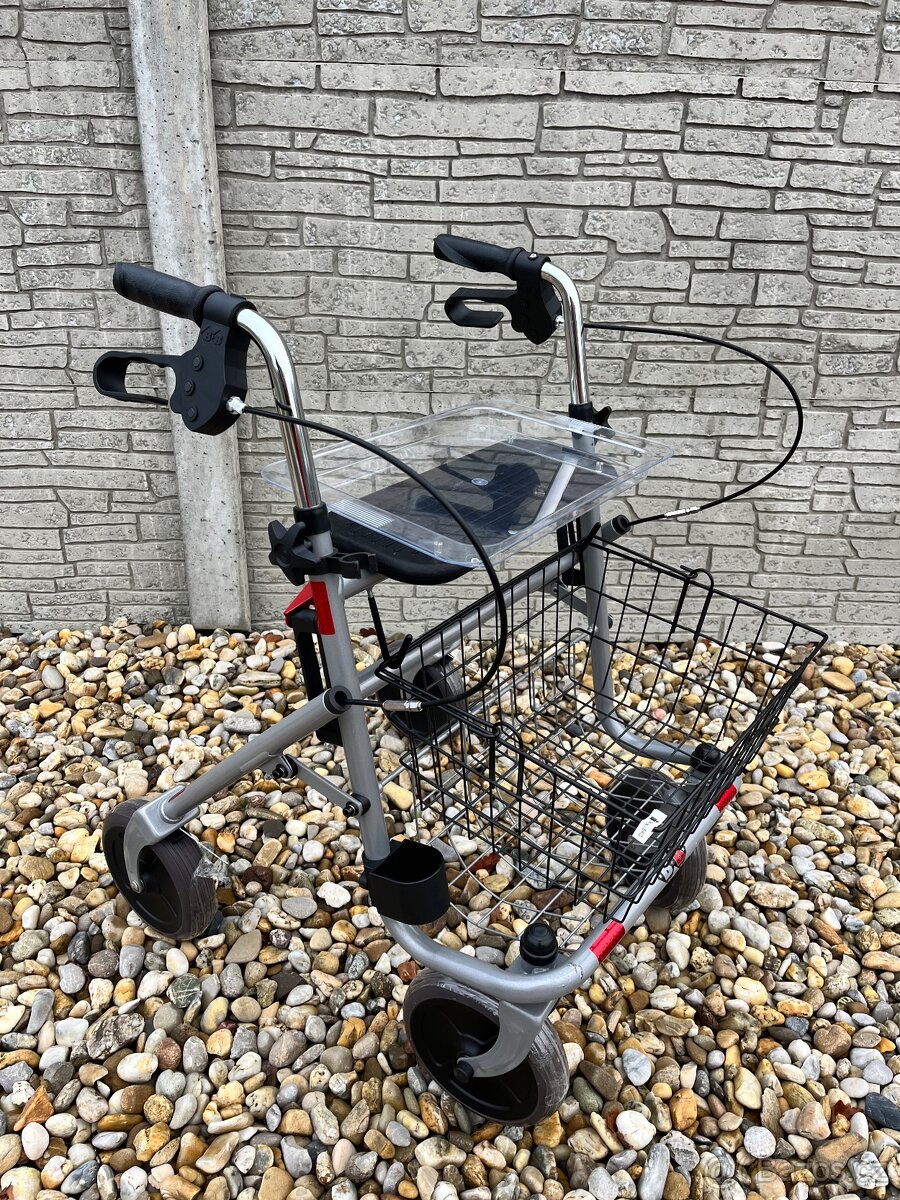 Chodítko pro seniory, invalidní vozík - 4