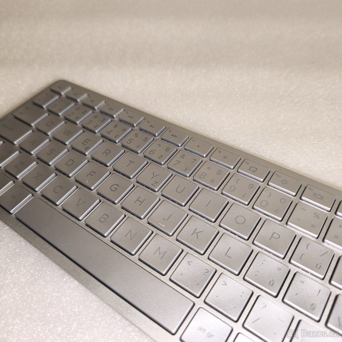 Bezdrátová klávesnice HP 970 programmable CZ podsvícená - 4