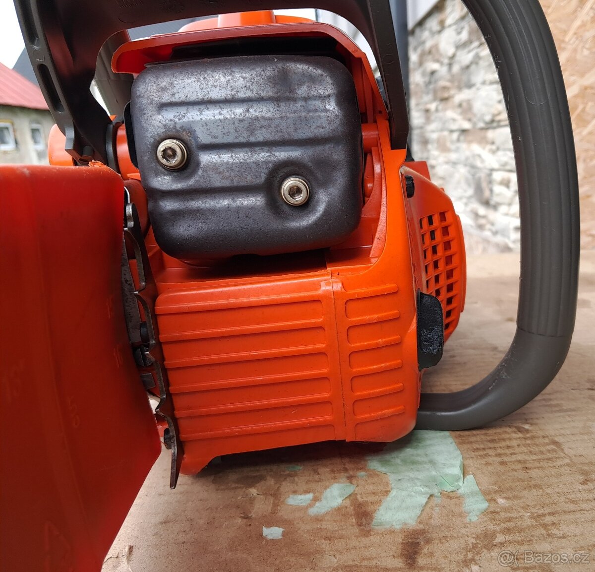 Husqvarna 340 motorova pila zaruce - 4