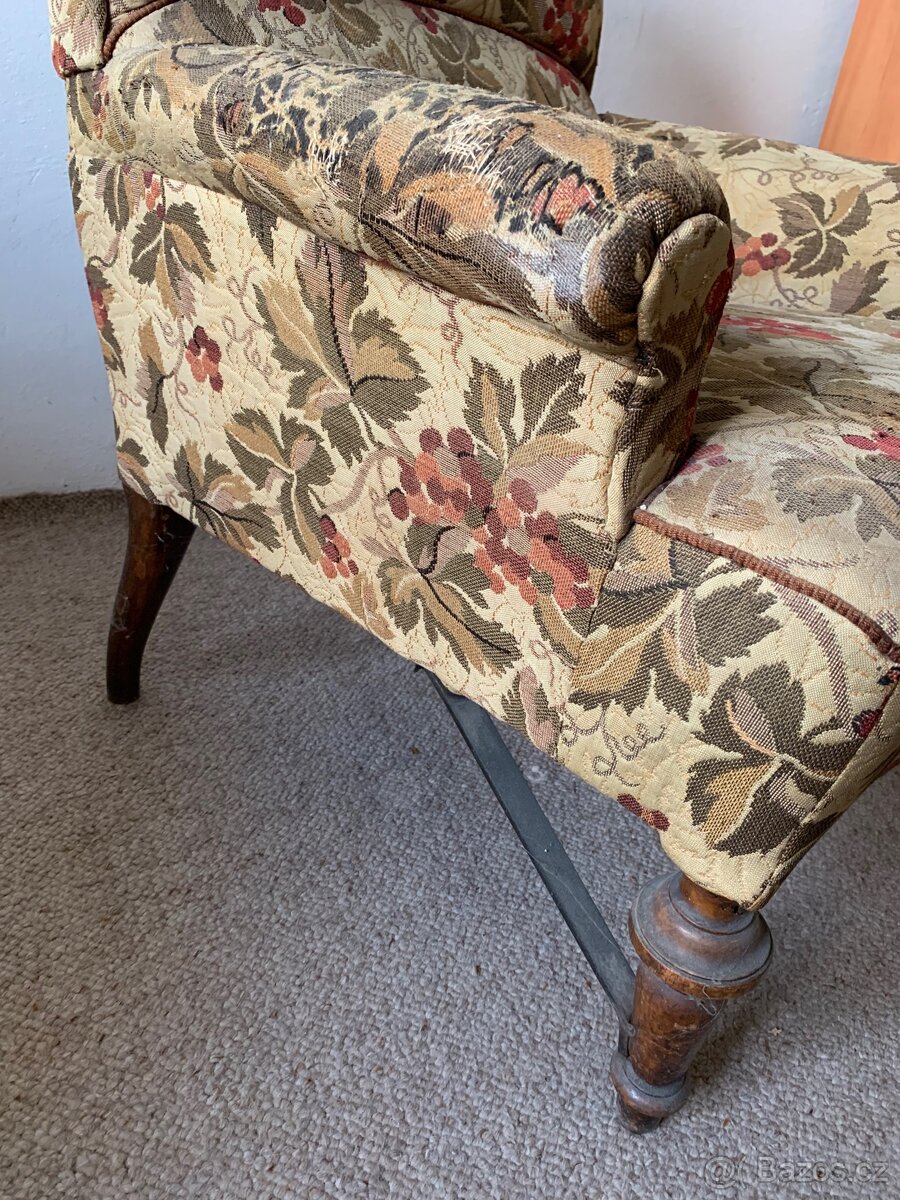 Dvě starožitná křesílka - 4