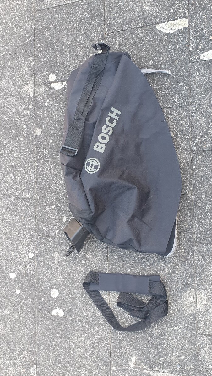 Fukar a vysavač listí Bosch Universal Garden Tidy - 4