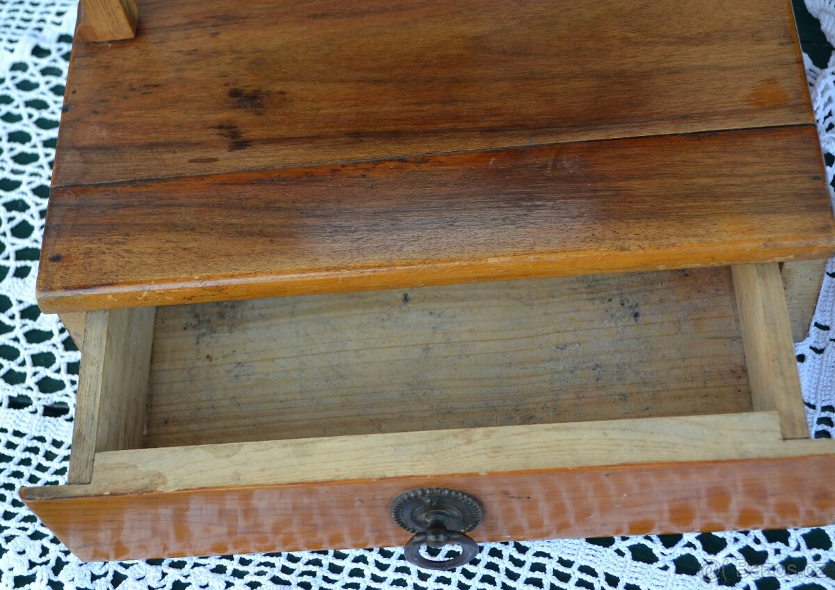 Starožitná toaletka - 4