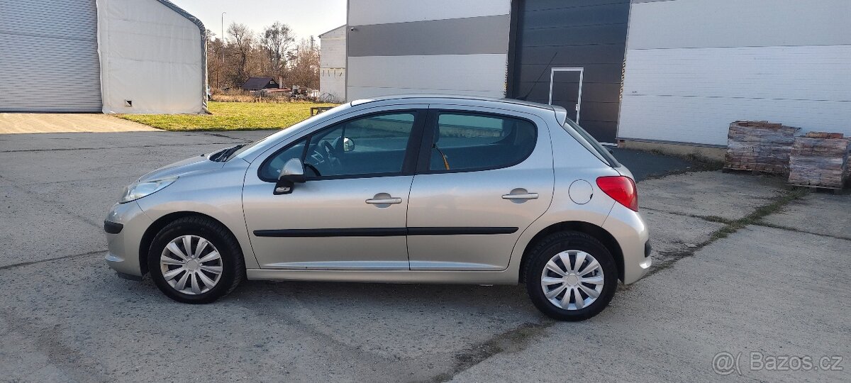 Peugeot 207 benzin 1.4 - 4