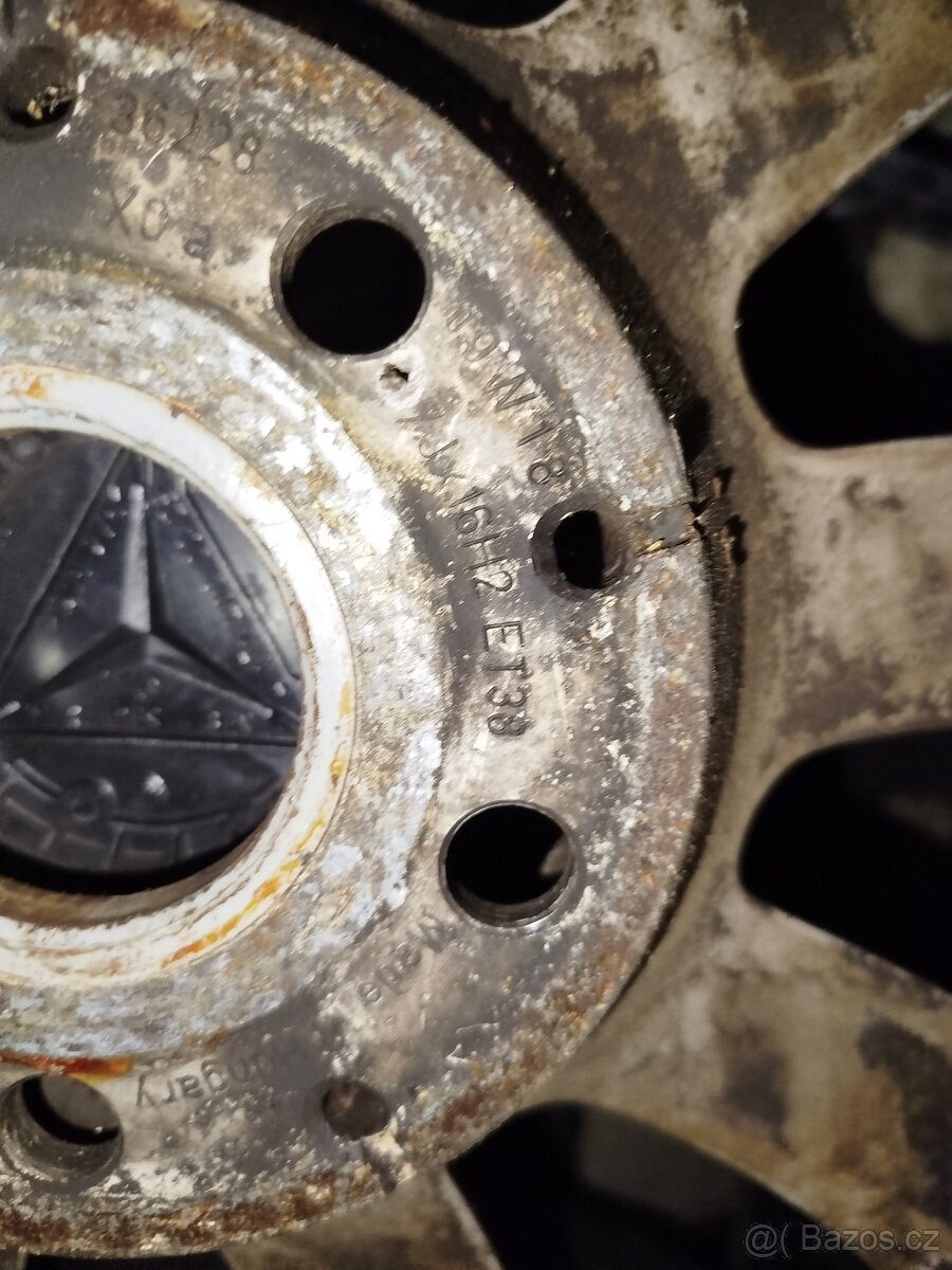 Prodám zimní kola 205/60/R16 - 4