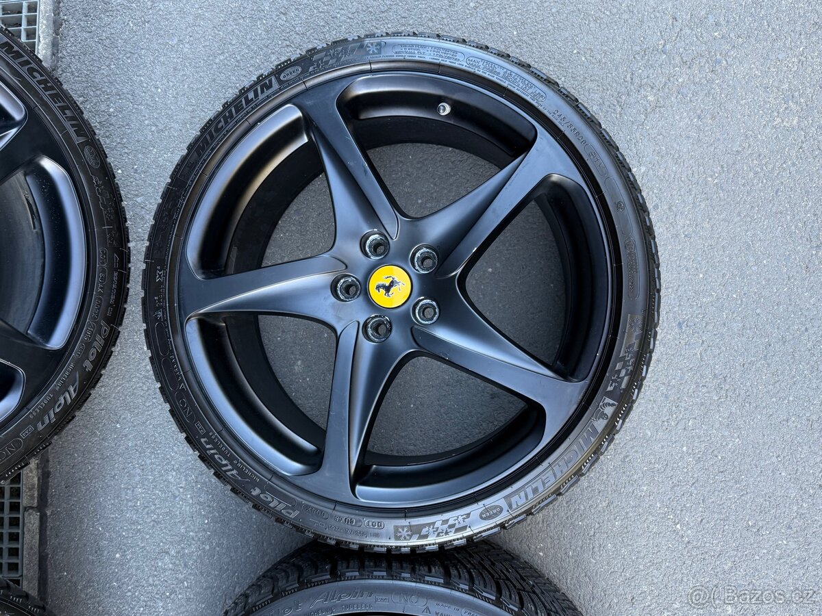 Ferrari FF kola - 4