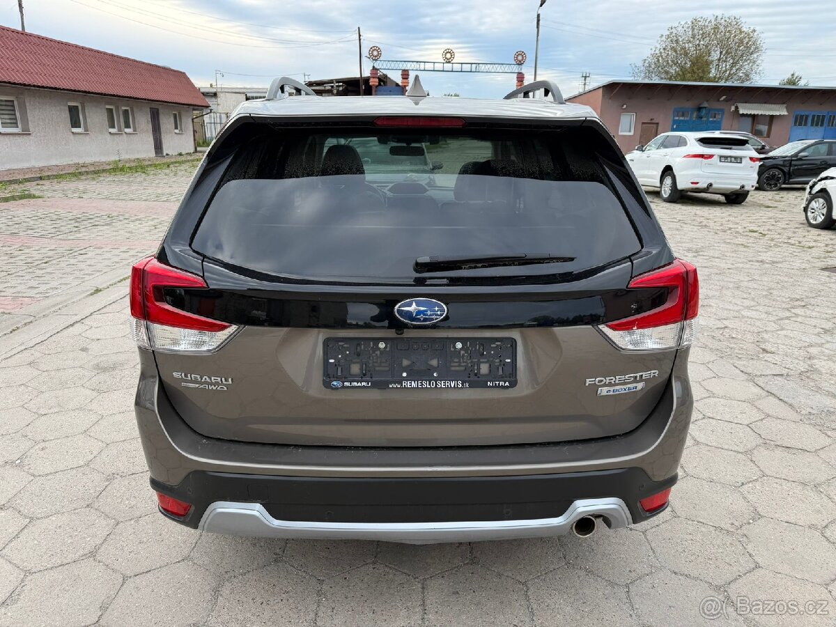 Subaru Forester 2.0i e-Boxer Hybrid Platinum - 4