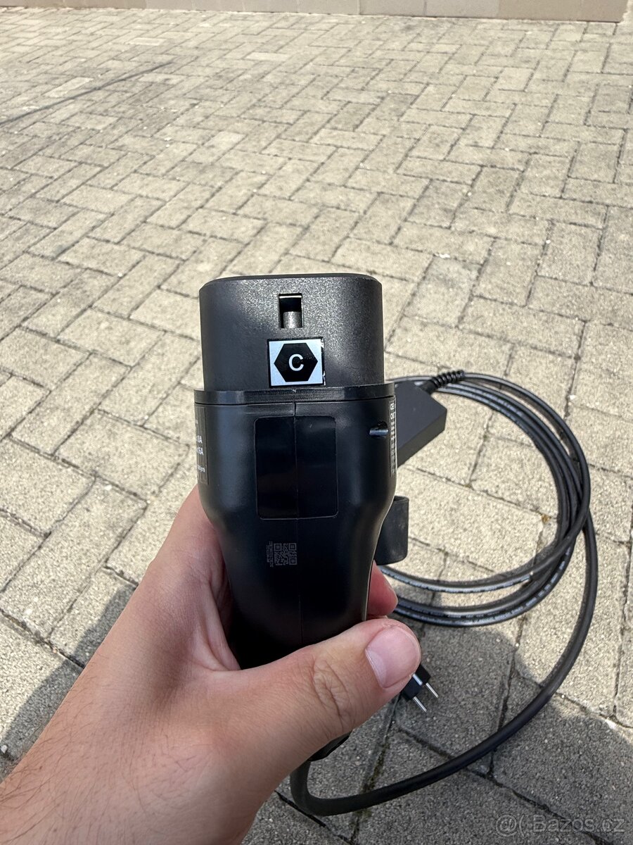 Cestovní nabíjecí stanice pro elektromobily - 4