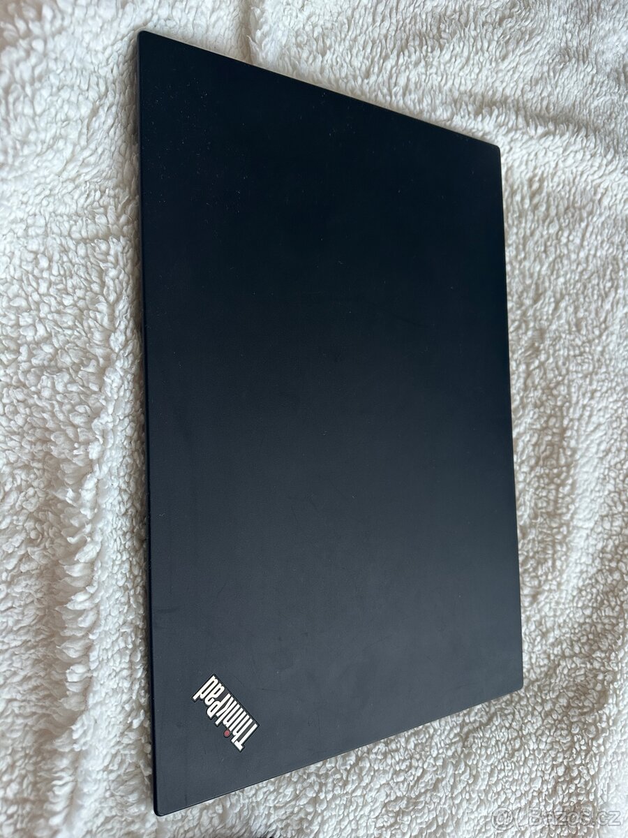 Lenovo ThinkPad T590 top stav - 4