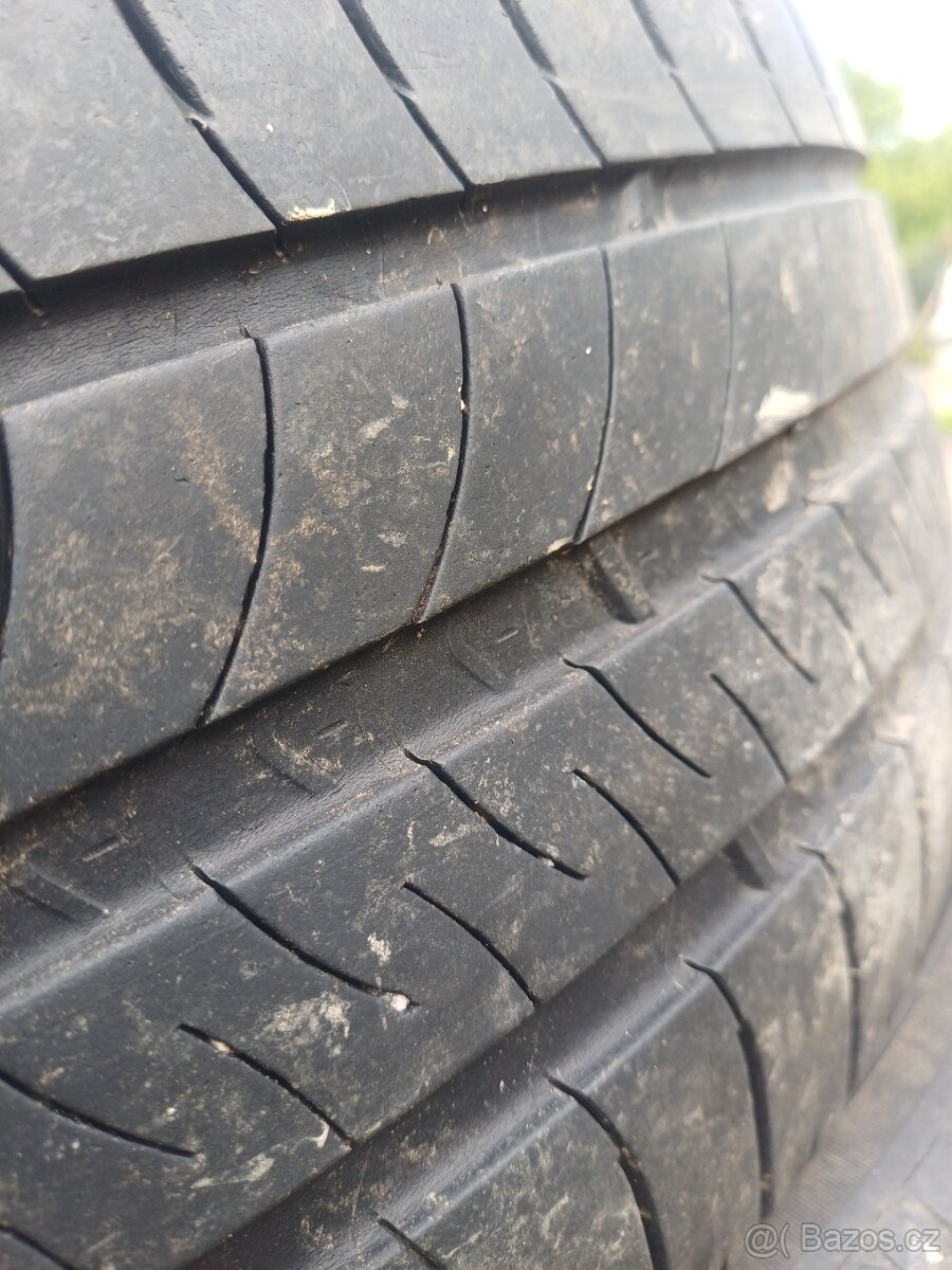 Michelin 205/55R16 - 4