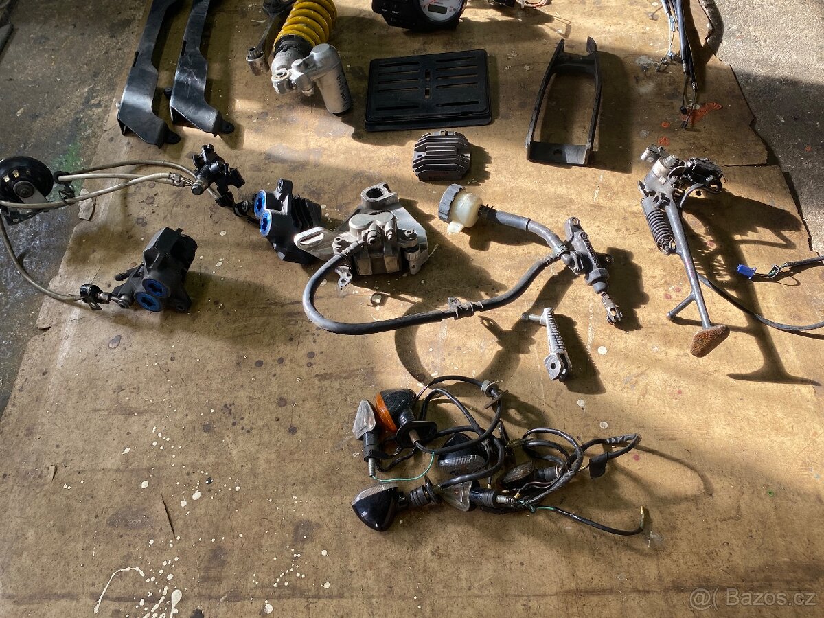 Yamaha R6 1998 - 2002 náhradní díly - 4