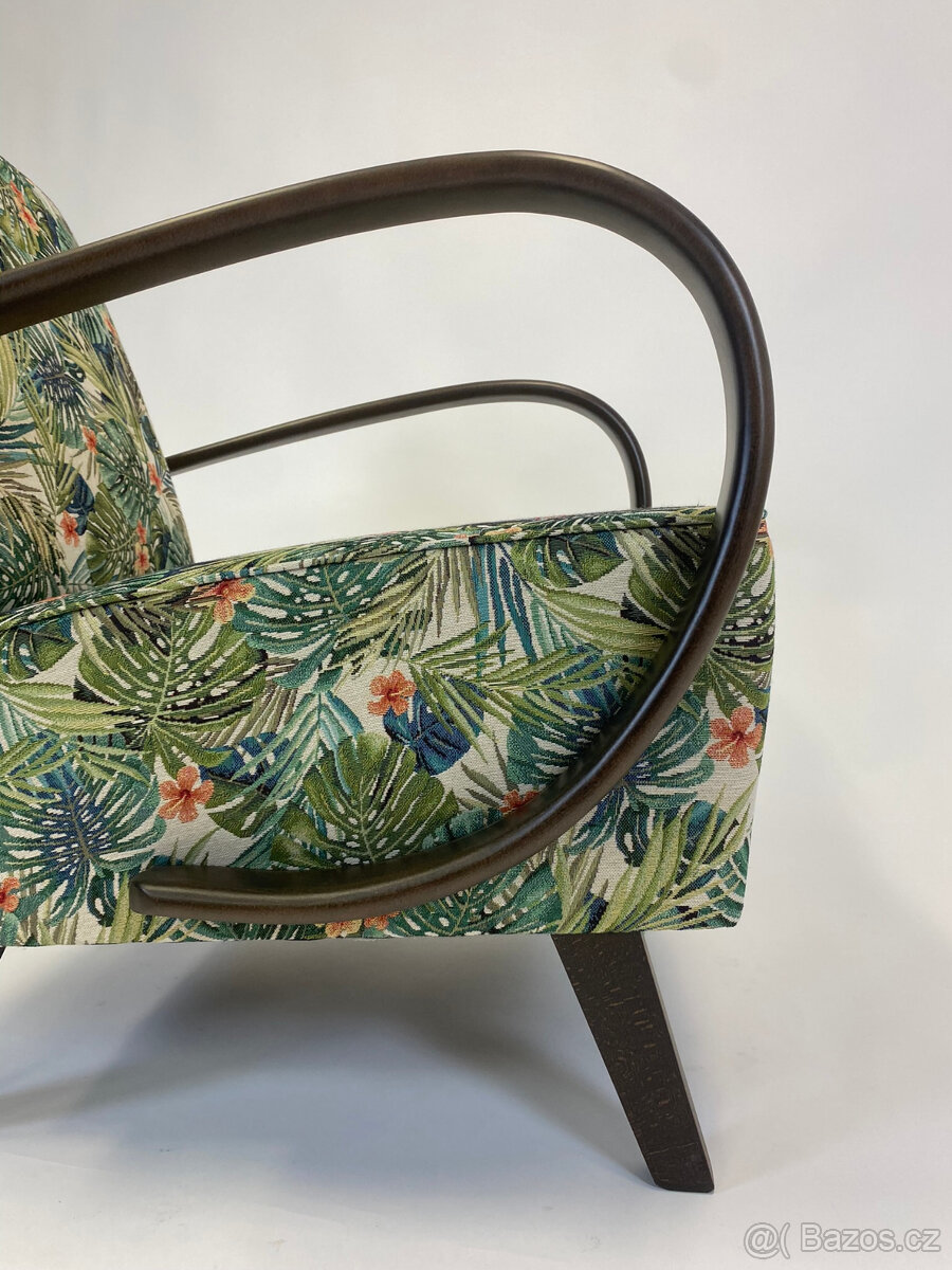 Vyhledávané křeslo Halabala po kompletní renovaci - 4