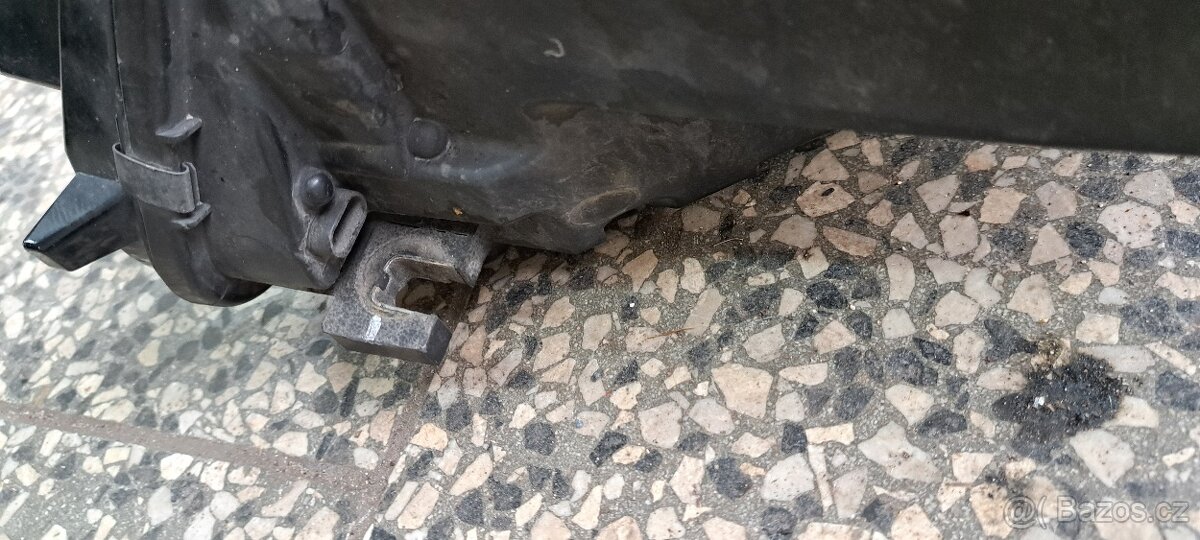 Prodám pravé přední světlo WV Sharan 7n - 4