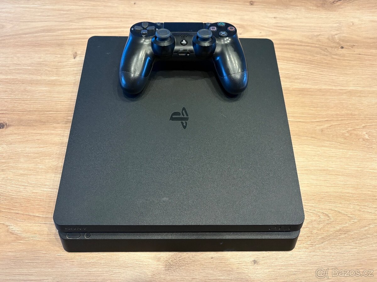 PlayStation 4 slim - 4