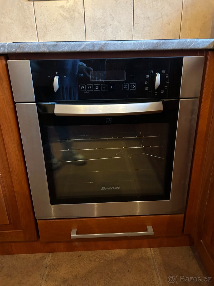 Prodám dřevěnou kuchyň z masivu - 4