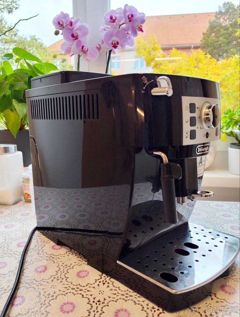 kávovar Delonghi Magnifica S - 4
