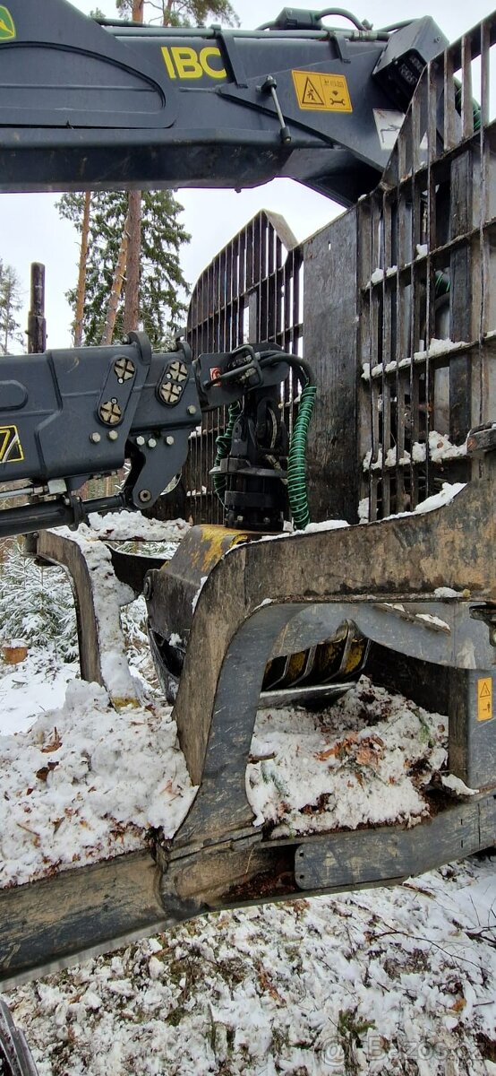 Vyvážecí souprava JOHN DEERE 1110G radlice - 4