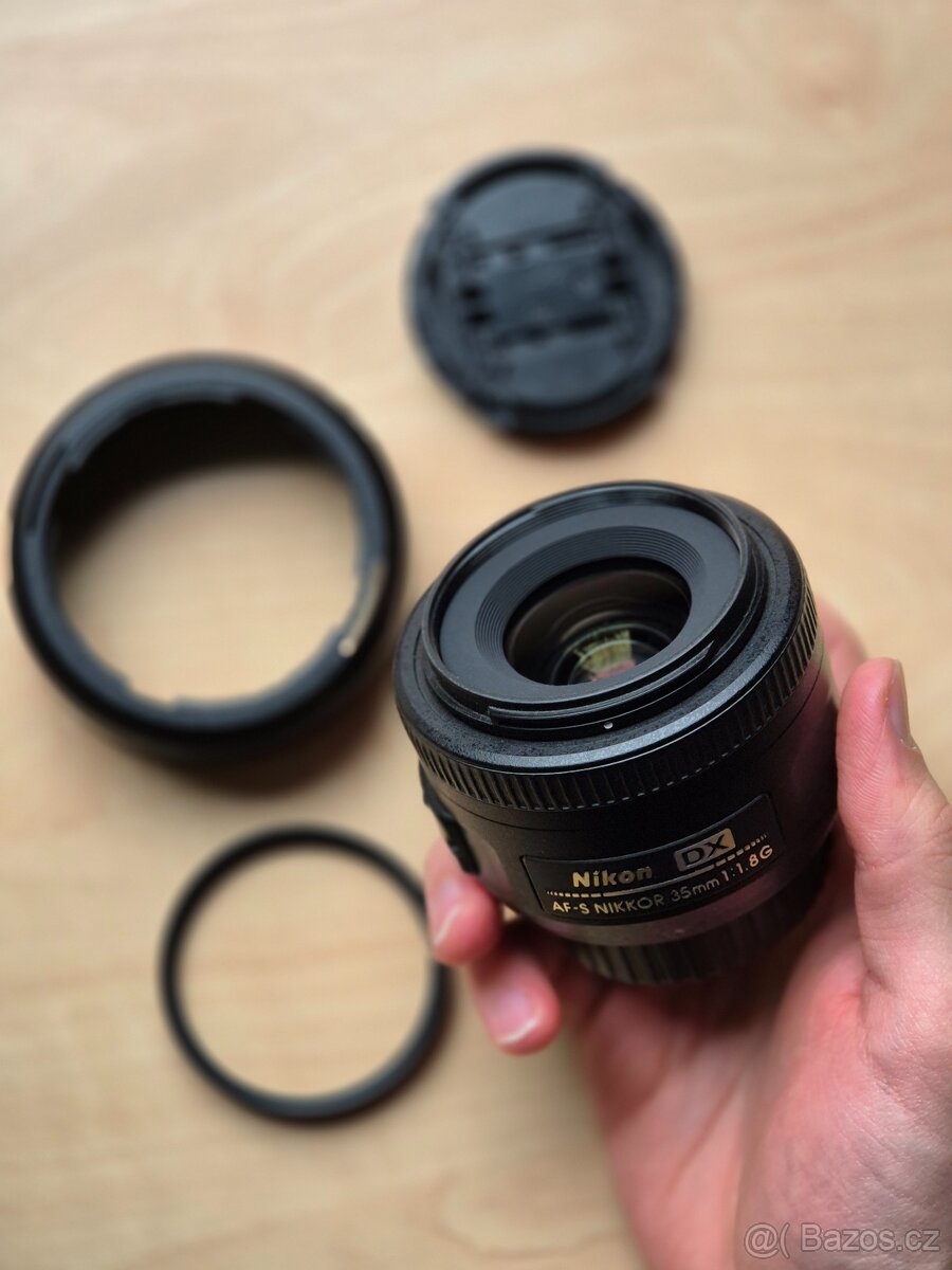 Nikon D5300 + Nikkor 35mm a Sigma 17-70mm - 4